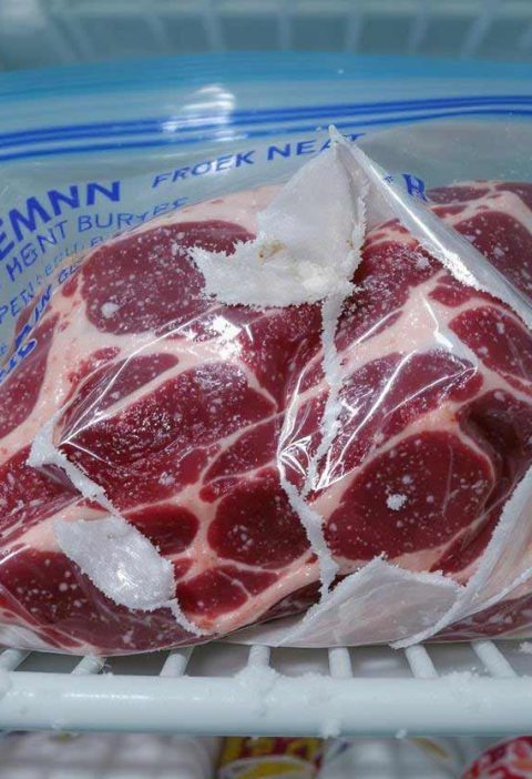 Wanneer is vlees in de vriezer bedorven?