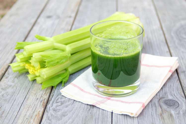 Bleekselderijsap maken