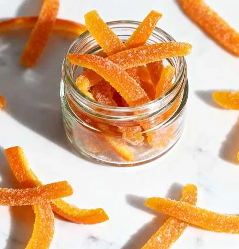 Sinaasappelschil konfijten