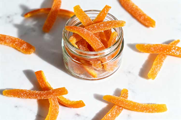 Sinaasappelschil konfijten