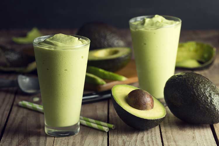Avocado smoothie maken