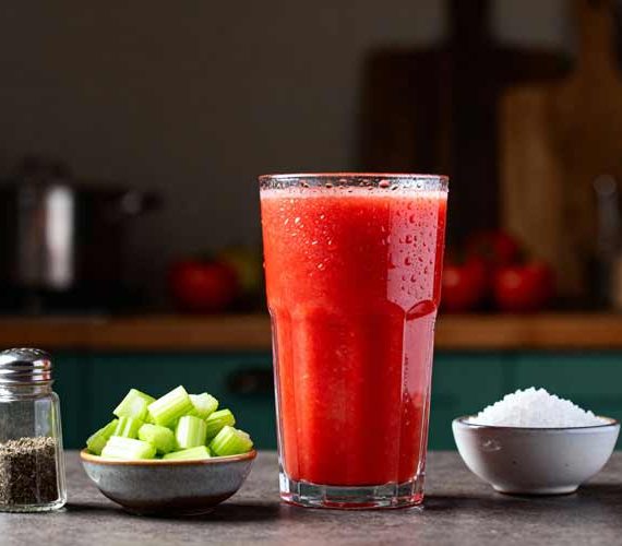 Tomatensmoothie maken