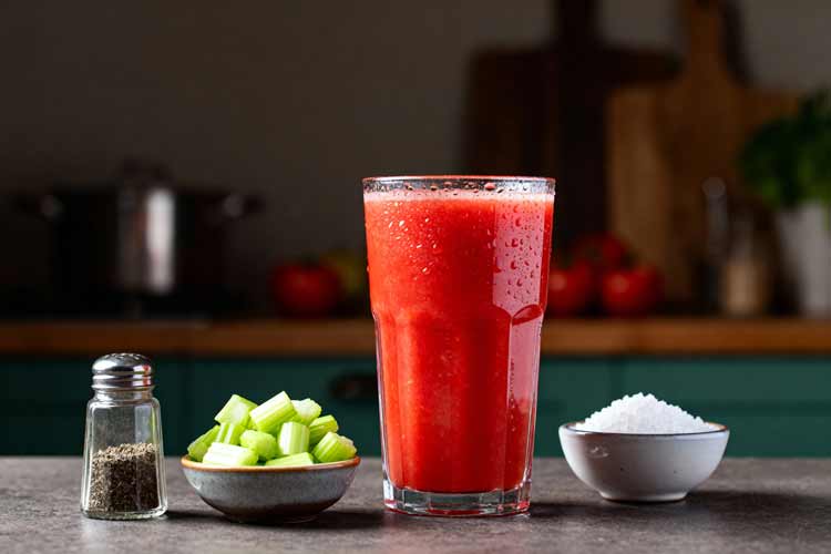 Tomatensmoothie maken